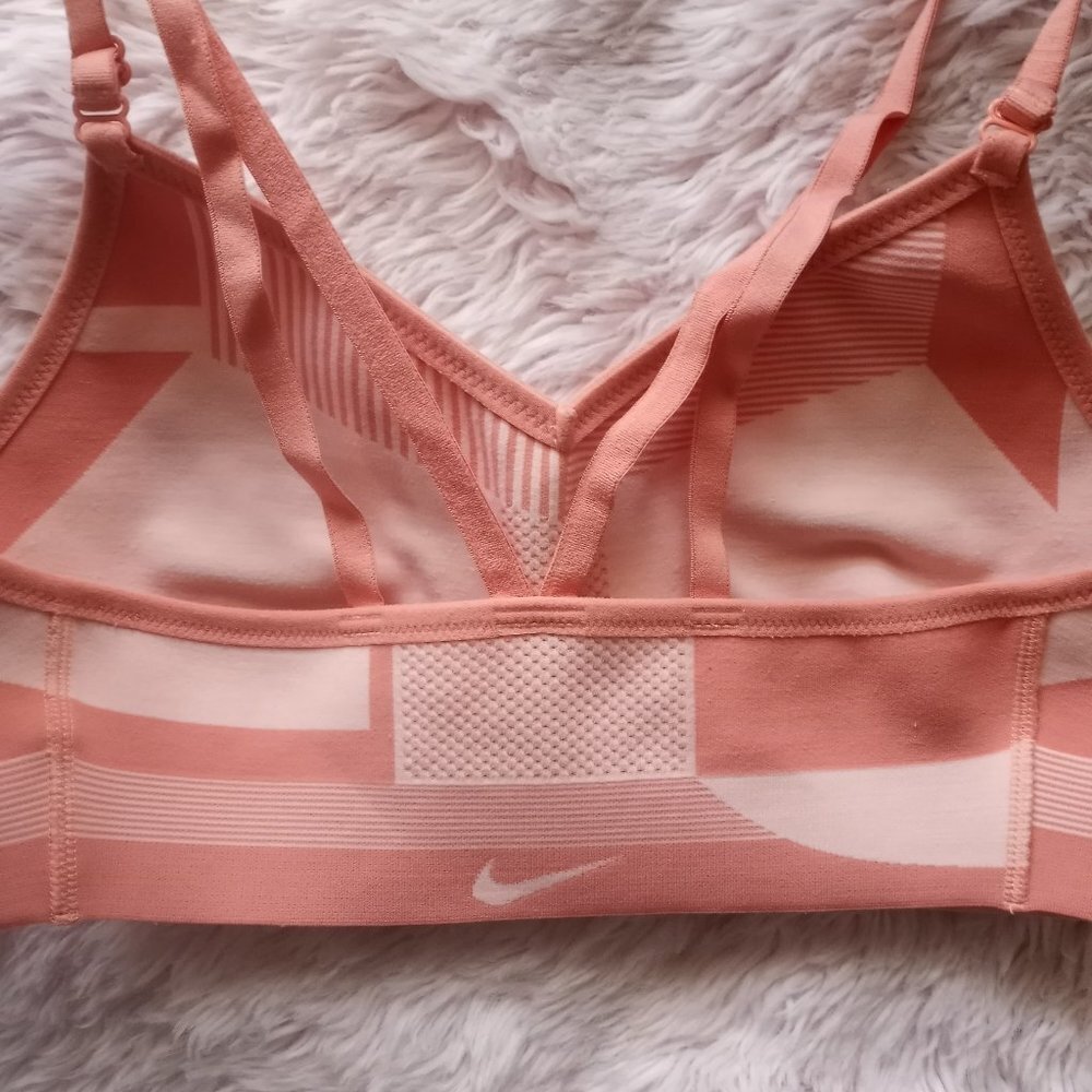 EUC Nike Pink Sports Bra - Picture 5 of 8